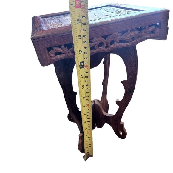 Handcrafted carved mini wood table Vintage - Picture 4 of 12